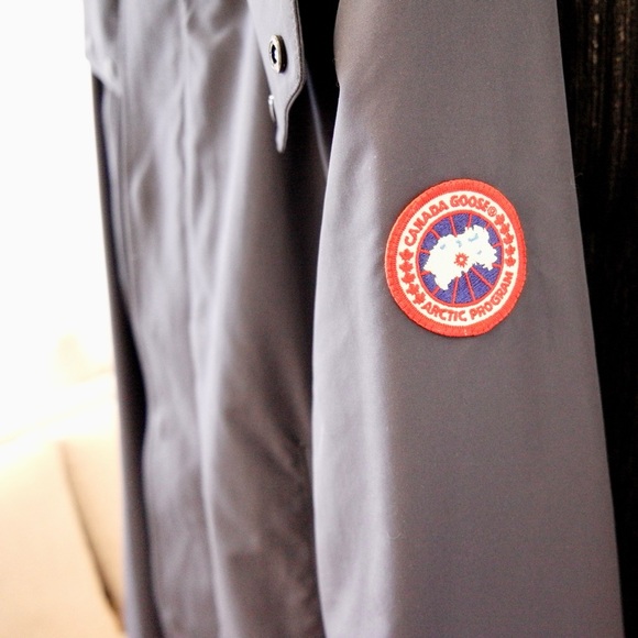 Men's Canada Goose Crew Trench Jacket with Removable Hood (Large) - Picture 6 of 11